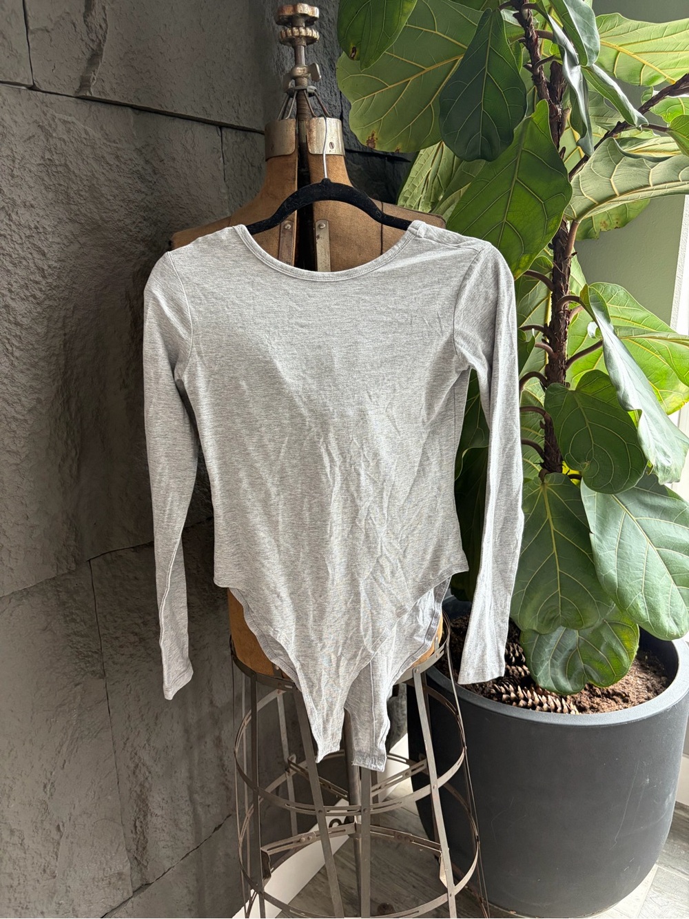 Forever 21 Light Gray Long Sleeve Scoop Neck Bodysuit